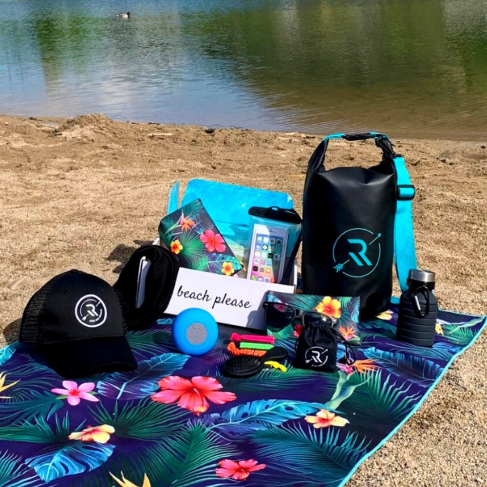 Beach Please Travel Kit - Picture 2 of 16